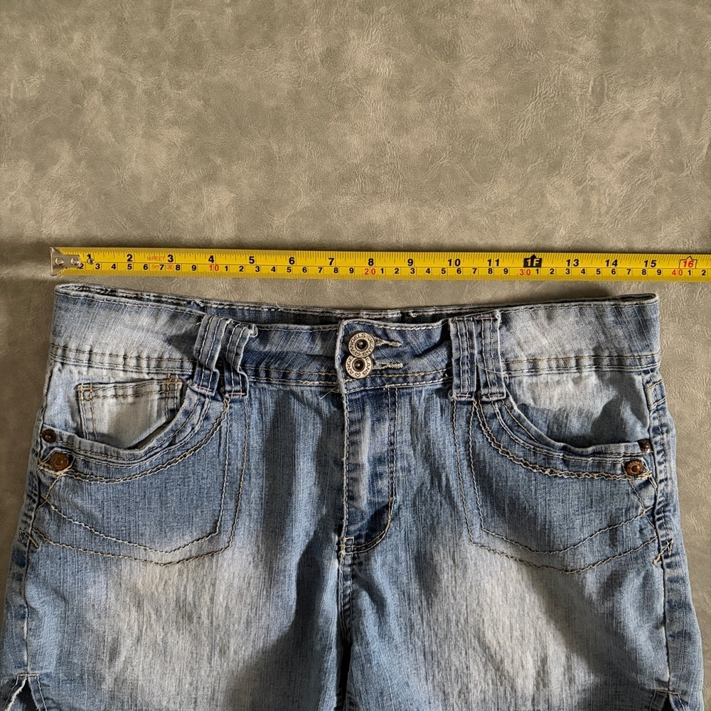 Y2K angels light wash mid rise denim shorts - Picture 9 of 11